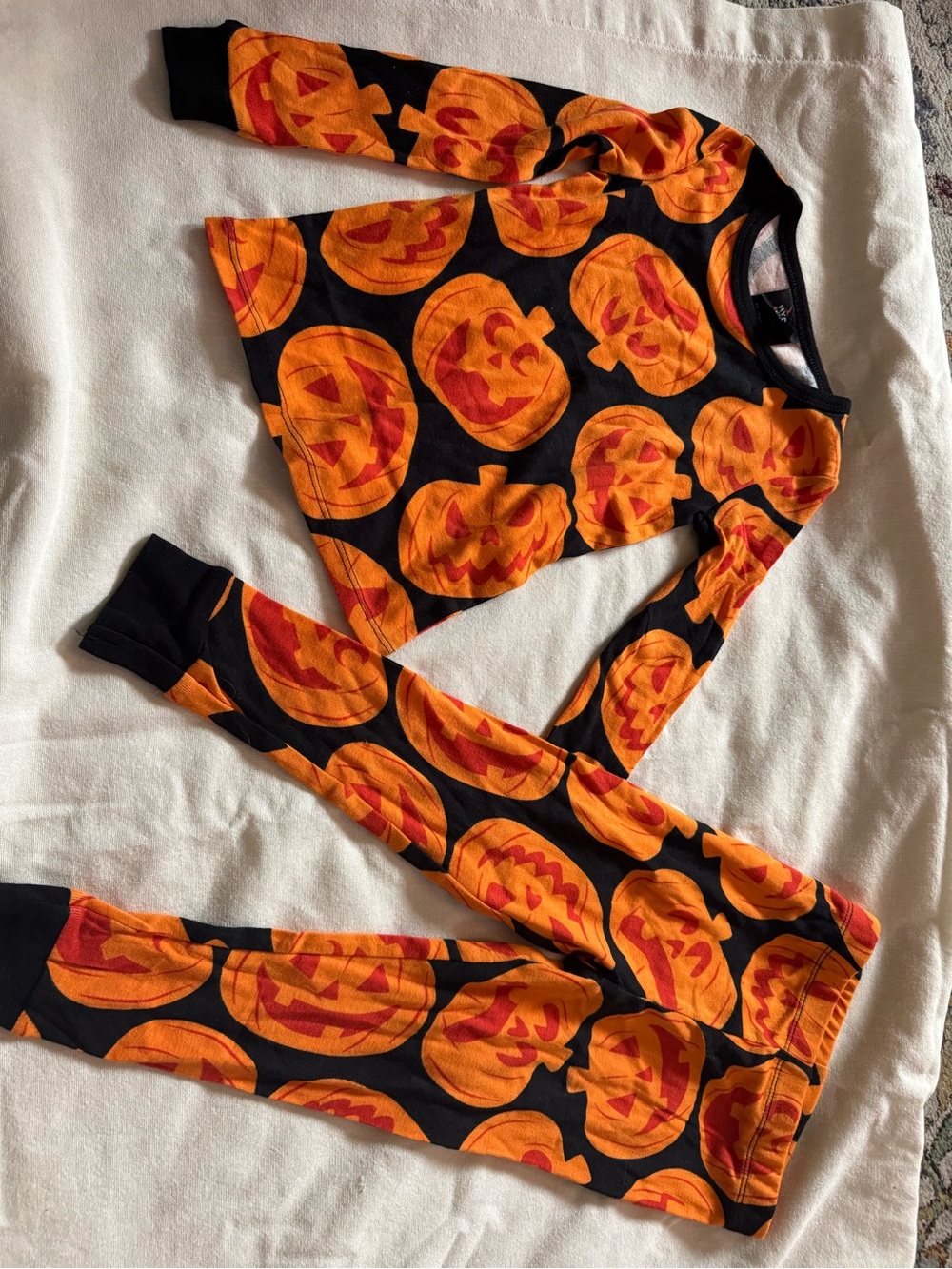 Hyde and Eek! Kids Halloween Pumpkin Two-Piece Pajama Set - Orange & Black